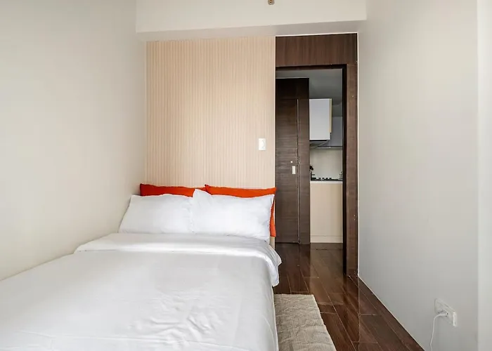 Modern 2br Makati With Netflix & Wifi