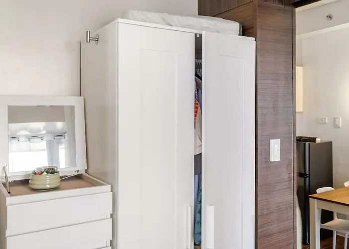Modern 2br Makati With Netflix & Wifi * Manila